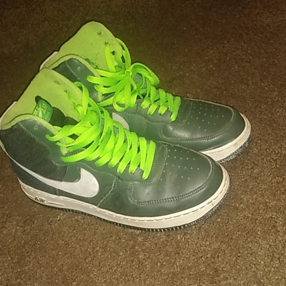 Shoes - Picture 2 of 2